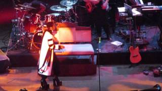 Lauryn Hill -&quot;Forgive Them Father&quot; (Live in Boston)