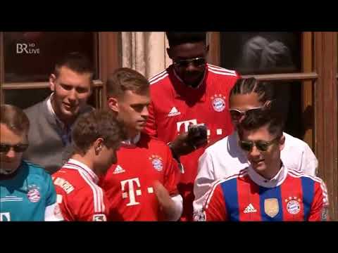 10. Meistertitel in Folge des FC Bayern München mit Meisterfeier auf dem Marienplatz