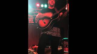 Aaron Gillespie &quot; a boy brushed red living in black and white&quot; acoustic
