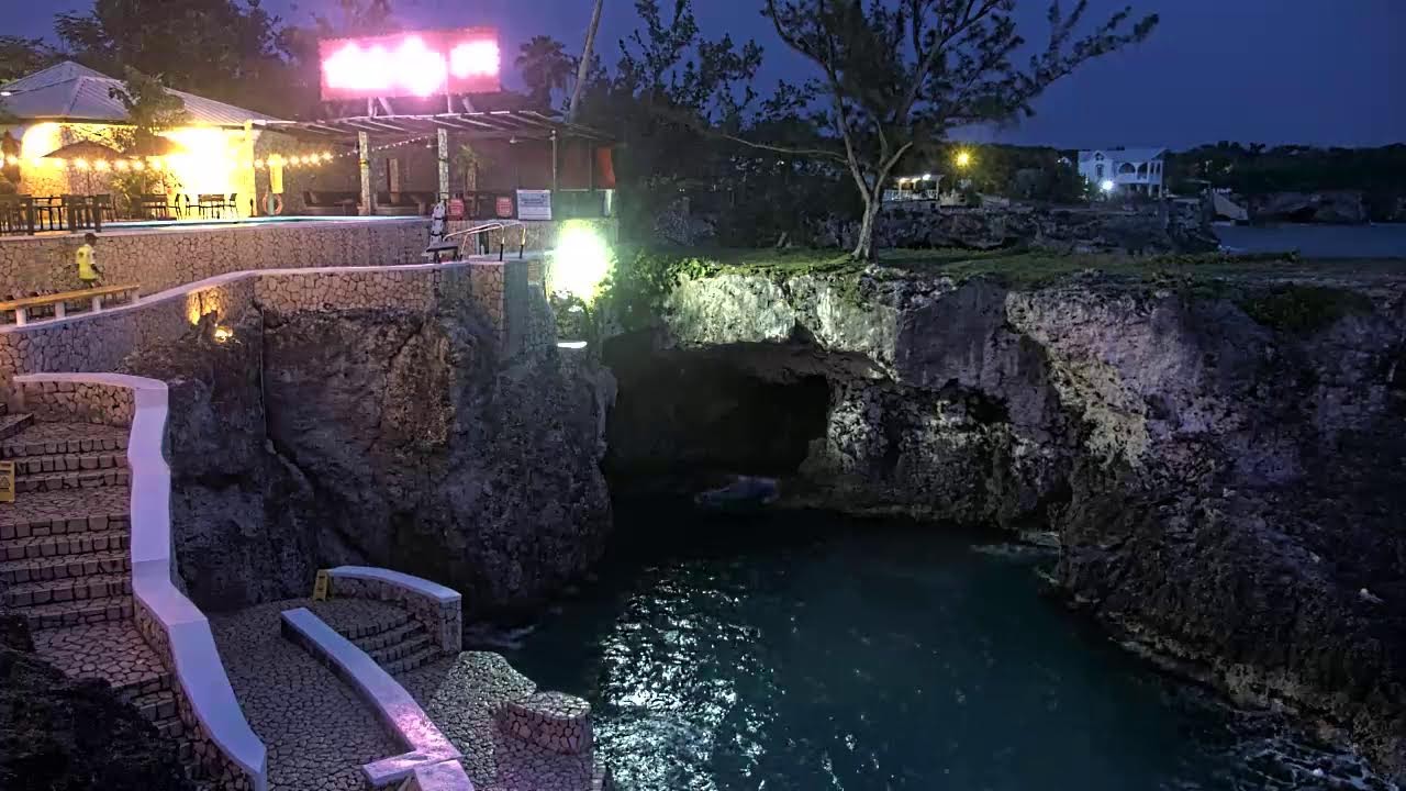 Live webcam view of Acantilados de Rick's Cafe