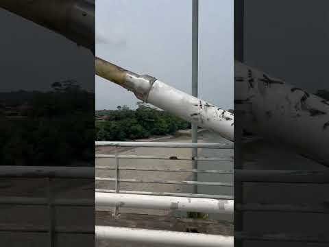 Sucumbios - Lago agrio  . Puente sobre el río Aguarico