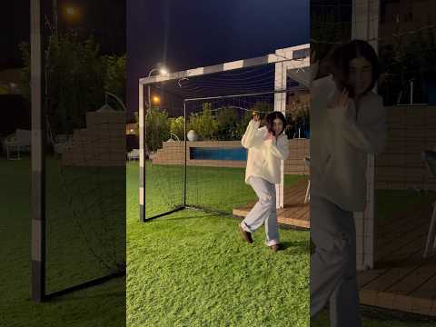 כשאתה משחק כדורגל מול אחות שלך …🤦🏽‍♀️😂