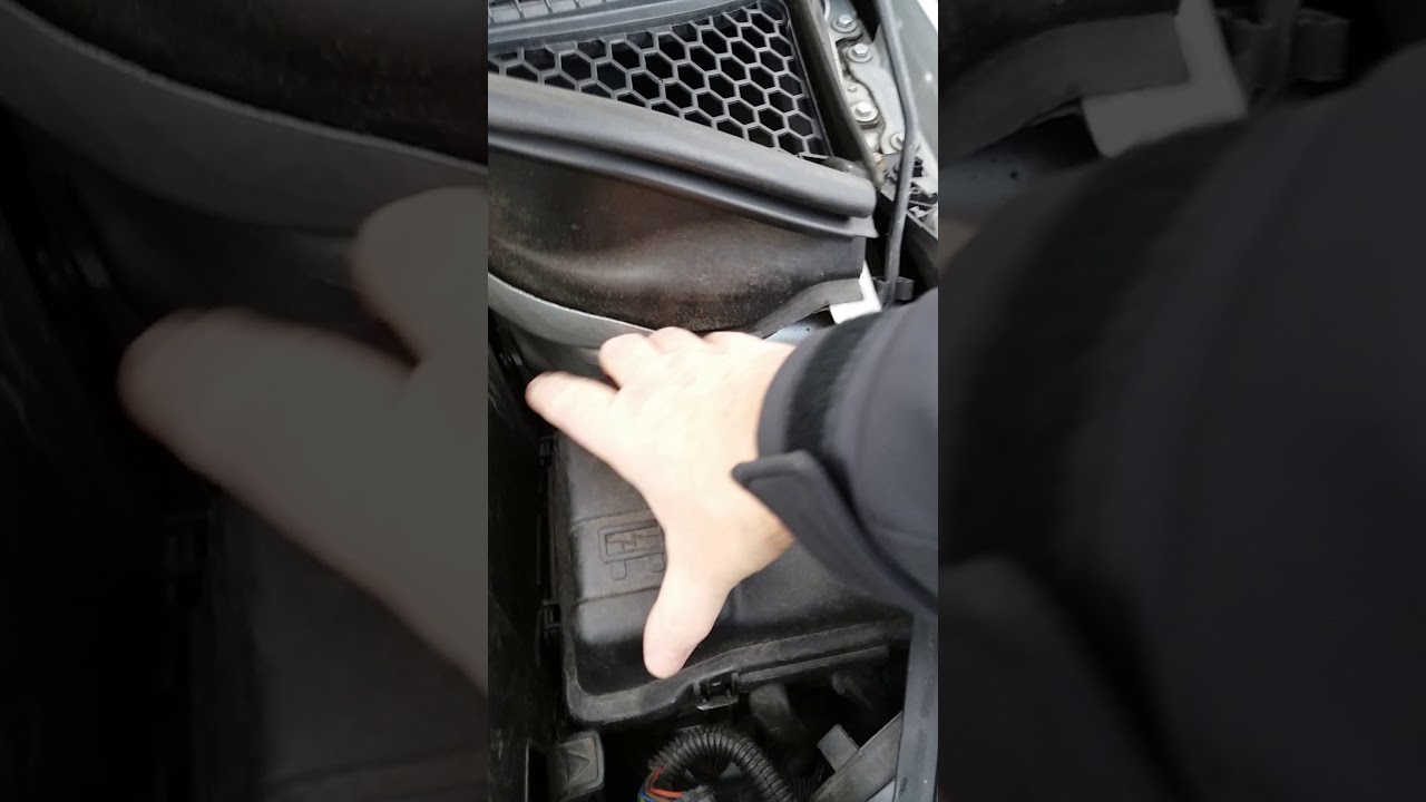 PEUGEOT 207 - Windscreen washer pump fuse