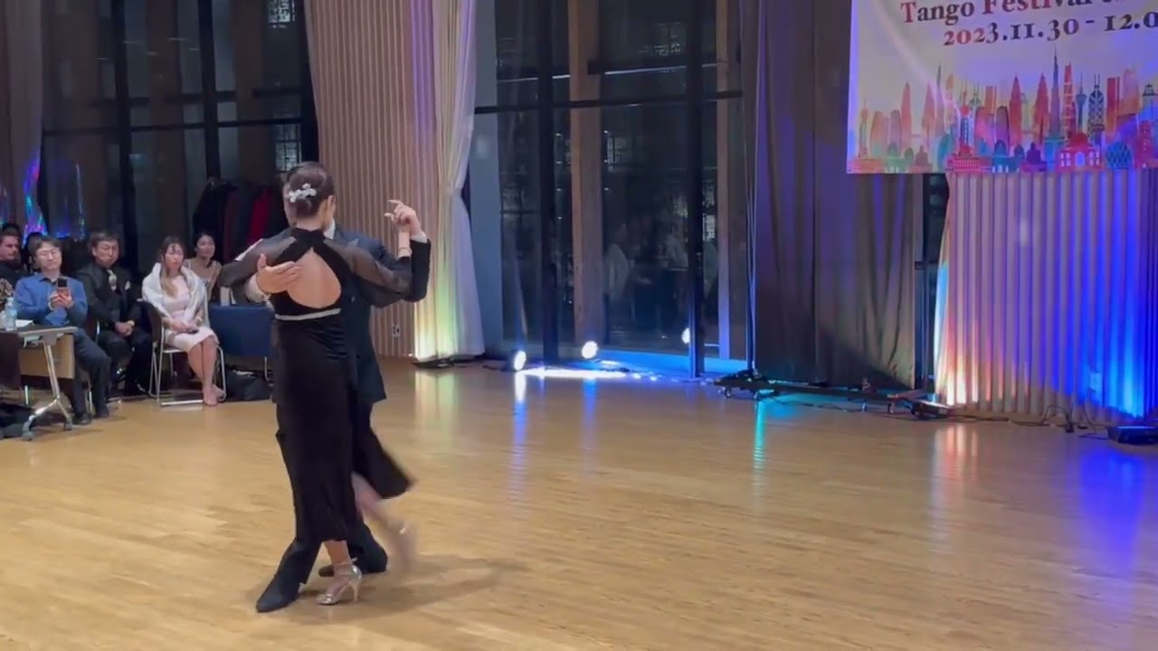 Hoi Shan Leung y Victor Cho performing at the Tokyo Tango Festival 20231202