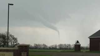 preview picture of video 'Tornado at Viola, Kansas, Mai 19, 2013'