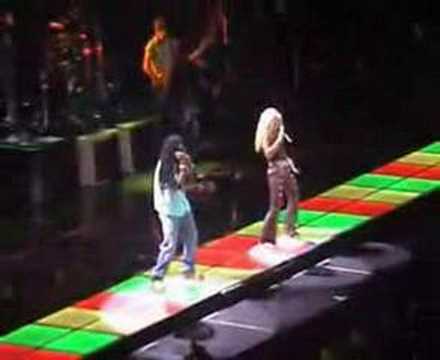 Un Poco De Amor - Shakira - Tour of the Mongoose