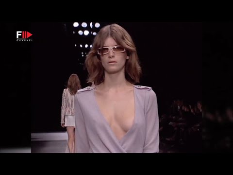 Vintage in Pills BURBERRY Spring 2004 - Fashion Channel