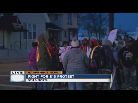 Milwaukee fast food workers join Fight for 15 protests