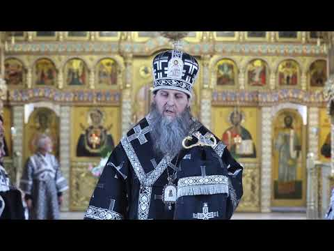 В Великую Пятницу митрополит Даниил совершил вечерню с выносом Плащаницы