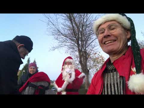 Lunte får halstørklæde og nissehue på!