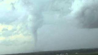 preview picture of video 'Tornado near Ravenna-Poole,NE 6-20-2011'