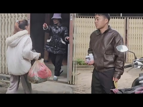 She was kicked out of her home while pregnant. Her brother is very worried about her.