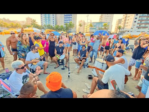 Pagode 90 na Praia - Me Apaixonei Pela Pessoa Errada / Desliga e Vem / Gamei / Megastar