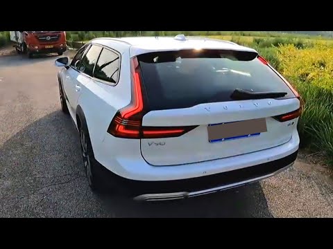 2022 Volvo V90 Cross Country in-depth Walkaround