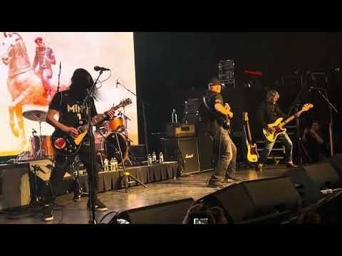 Tom Morello - Intro + Killing In The Name Of