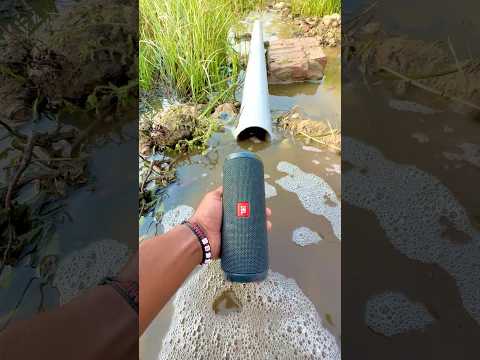 Jbl flip2 speaker drop in water pipe for bass testing