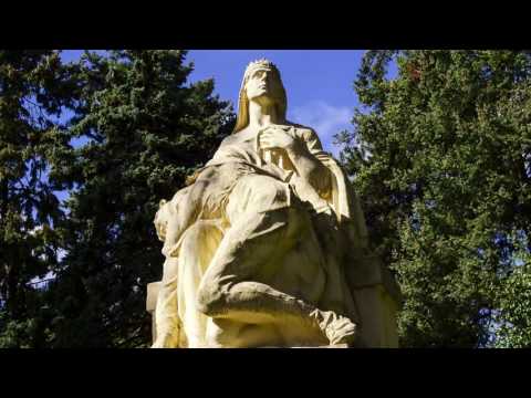 Szentháromság és a Hősök szobra Csongrád