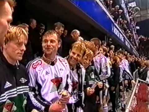 Cupfinalen 1999: Brann - Rosenborg: utdeling av pokal