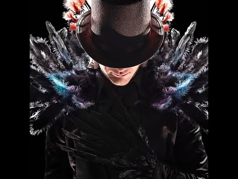 Klemen Slakonja as Angela Merkel - Ruf mich an Angela