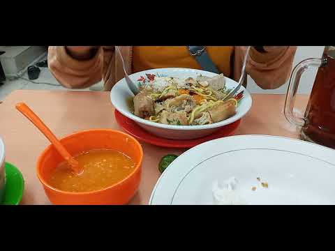 SOTO MIE PAK KADIR DI BINTARO RASANYA ENAK BENERR...🥣😊