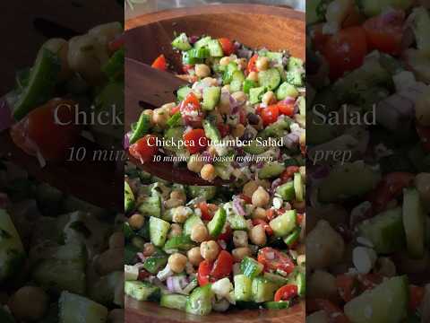 Easy plant-based lunch recipe from dietitian: Chickpea Cucumber Salad. Link to recipe in comments 🔗