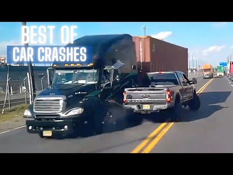 Best of Car Crashes Compilation - 2022 [MegaDrivingSchool Rewind]