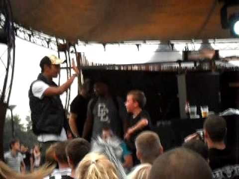 The Qontinent 2010 - Funny jumping child