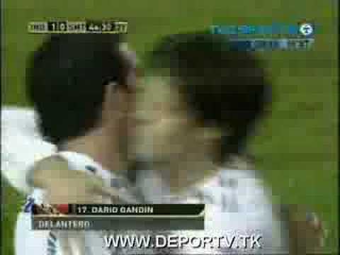 Independiente 1 San Martín (Tucumán) 0 (Gol de Gandín)