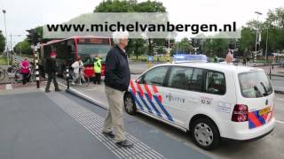 preview picture of video 'Twee passagiers gewond na noodstop R-Net bus bij halte Schalkwijk'