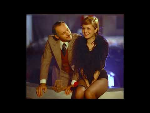 Ewa Dębicka-Co robić w taką noc?(piosenka z filmu Hallo, Szpicbródka r.1978)