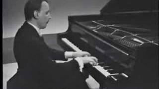 Download lagu Arturo Michelangeli - Debussy Reflets dans l'eau mp3 Download lagu Arturo Michelangeli - Debussy Reflets dans l'eau mp3
