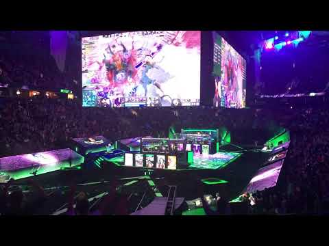 Final moments of TI8 winners final from the crowd - OG vs LGD