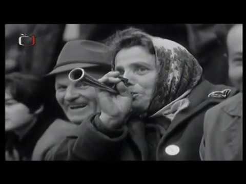 HC Dukla Jihlava  - nejznámější fanynka v historii se svou foukačkou