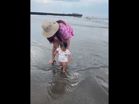 Jaina's very first beach experience #8montholdbaby #babybeach