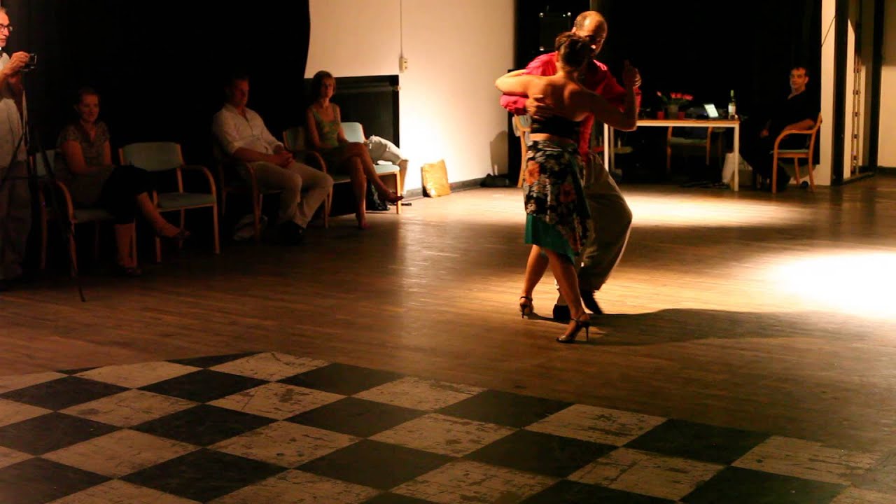 Video thumbnail for Anna Sol & Daniel Carlsson, Summer Tango Malmö, Milonga del 900, L. Muchachos de Antes, August 2014