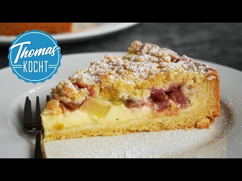 Schneller Rhabarberkuchen mit Streuseln und Pudding