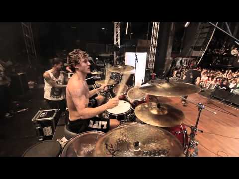 Parkway Drive - Deliver Me (live @ NEVER SAY DIE 2010)