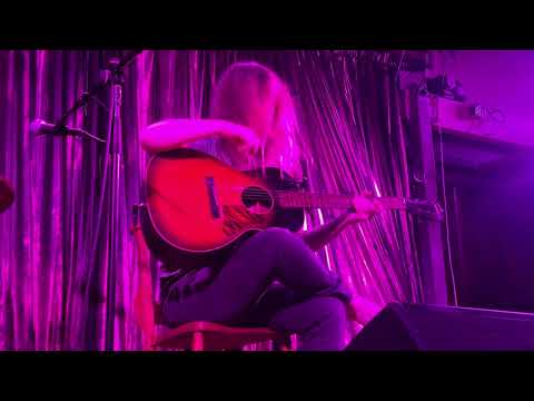 GWENIFER RAYMOND - Hell for Certain, live at The Ivy House, London mov