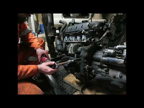 2.5 TDI AXD VW Transporter T5 Engine Strip Down