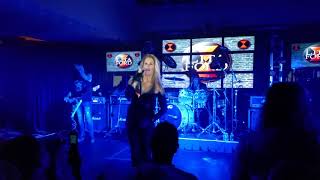 Lita Ford live making jokes about relationships and sex