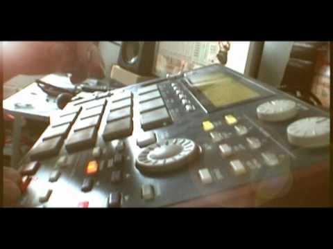 maltin worf makes a beat on mpc 1000
