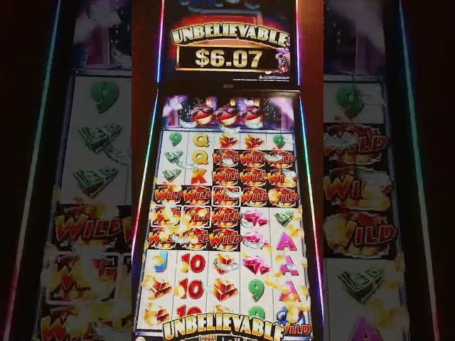 Vídeo relacionado con WUSJCOF Mini Juego,Amuleto de Casino,Jackpot,Decoración Creativa para Autos,Ranura para Fruta,Arcade Game,Llavero Tragaperras,Regalo de Cumpleaños para Hombres y Mujeres (dorado)