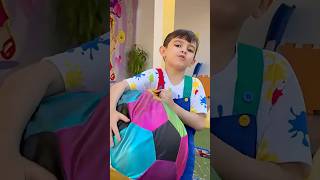 MC Divertida brinca com Super Heróis e Ajuda seus amigos