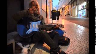 Thomas Panneck  - The Last Hobo --  50mil Km, com saco às costas,  biblia e um cão