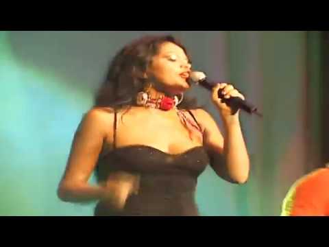 Raí Saia Rodada -  Dinheiro Na Mão, Calcinha No Chão (1º DVD Saia Rodada Ao Vivo em Recife/PE)