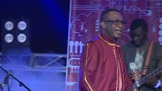 Youssou Ndour dans l&#39;émission GRAND SHOW - 30 Novembre 2019 - Partie 4