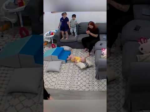 The fast reflexes of parents 🥰🥰#fastreflexes #usaus #kid #funny #baby