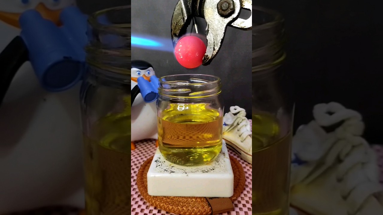 experiment glowing 1000 degree metal ball Vs OİL 🛢️🪔 #share #experiment #shorts