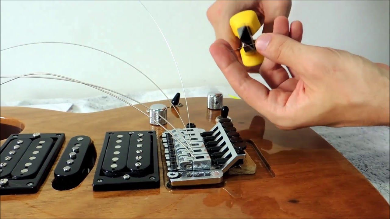 Como trocar as cordas em guitarra com ponte Floyd Rose
