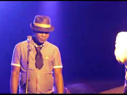 ZULEMA ATOL"CHAKA", GRAND CHANTEUR, LORS DE LA CELEBRATION DE 19 ANS DE L'ASBL"LIPOPO MBOKA".